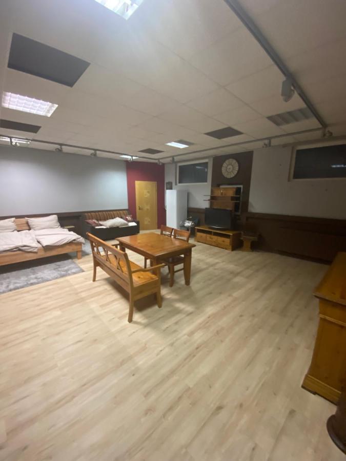 Отель Nous Cafe & Restaurant Krumnussbaum Экстерьер фото